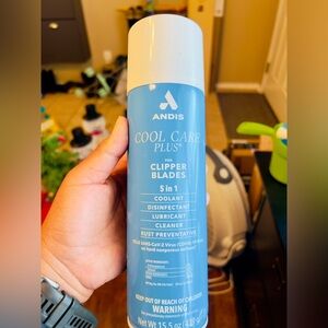 Andis Cool Care Plus Spray - Blue and White